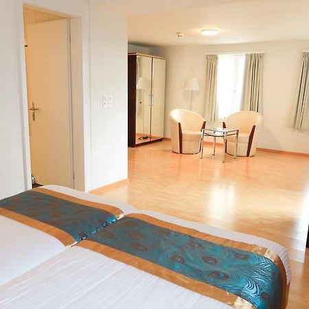 Swiss Hotel La Couronne อาวองช์ ภายนอก รูปภาพ