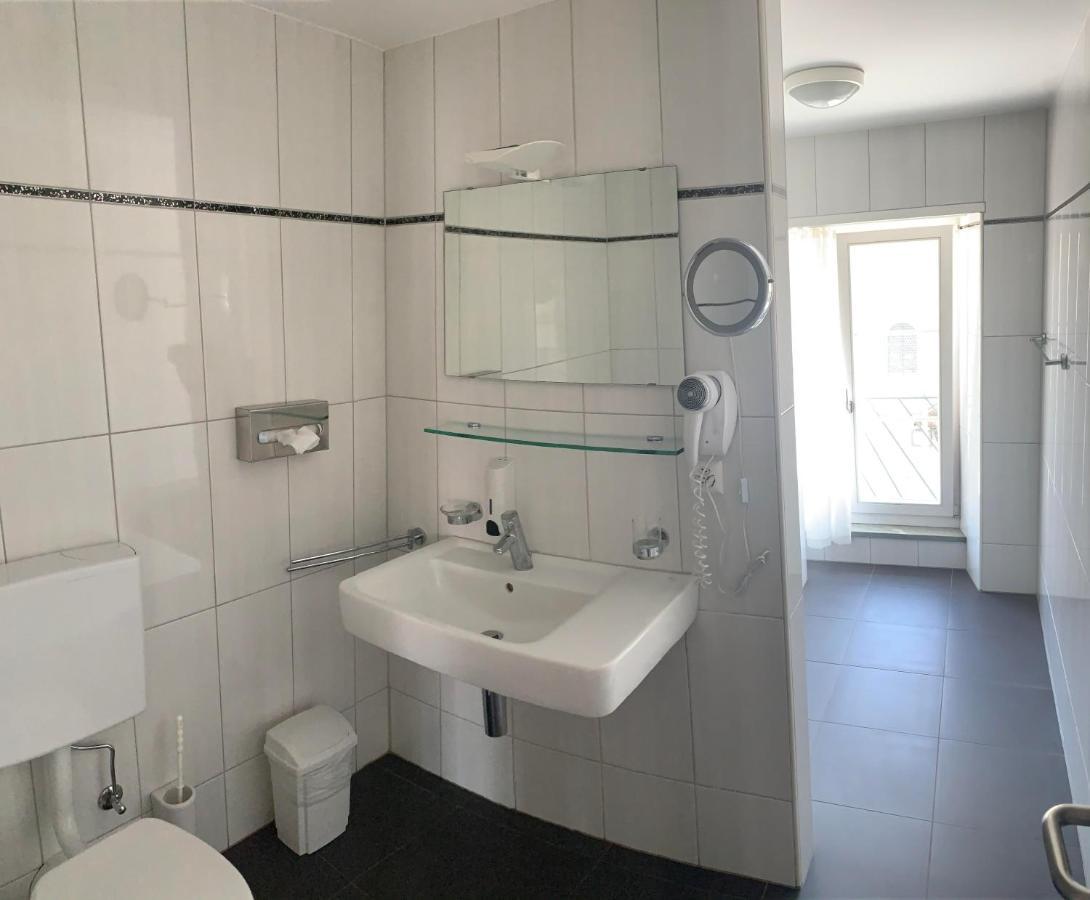 Swiss Hotel La Couronne อาวองช์ ภายนอก รูปภาพ