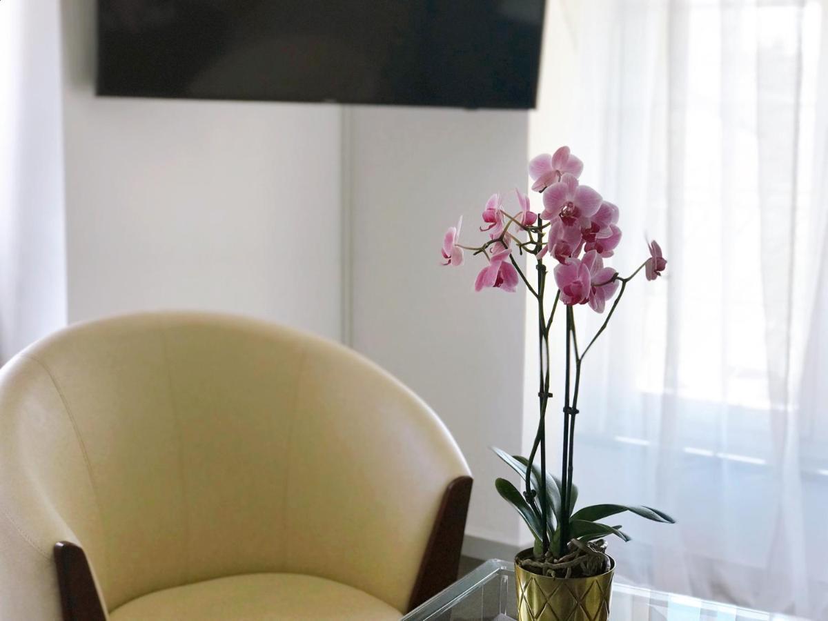 Swiss Hotel La Couronne อาวองช์ ภายนอก รูปภาพ