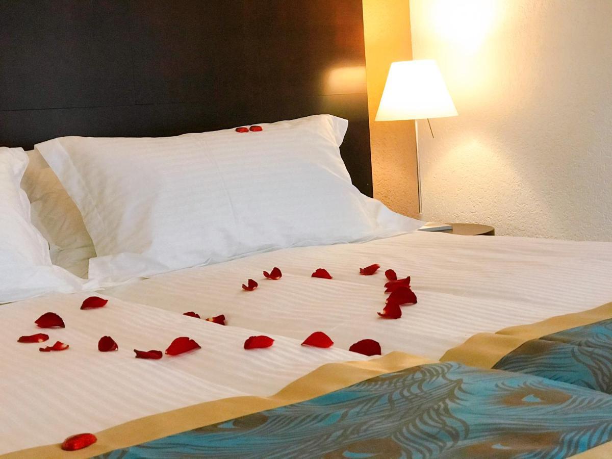 Swiss Hotel La Couronne อาวองช์ ภายนอก รูปภาพ