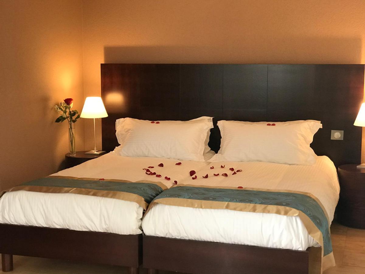 Swiss Hotel La Couronne อาวองช์ ภายนอก รูปภาพ