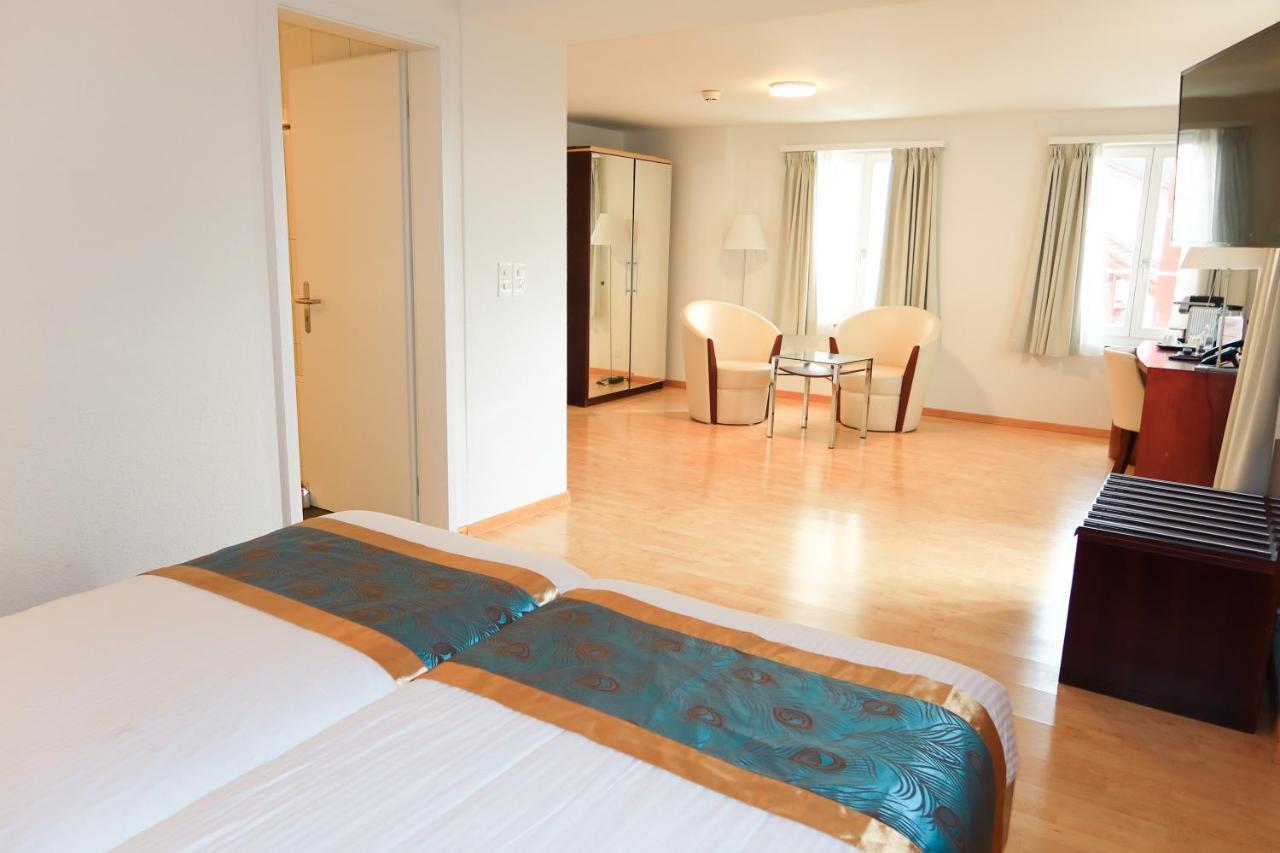 Swiss Hotel La Couronne อาวองช์ ภายนอก รูปภาพ