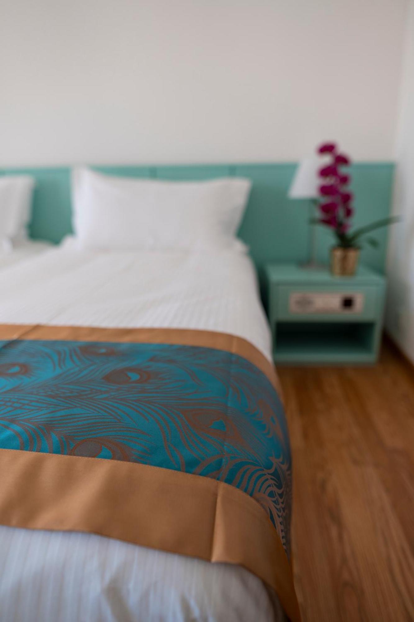 Swiss Hotel La Couronne อาวองช์ ภายนอก รูปภาพ